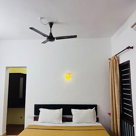Hotel Sunday - Townhouse Club Airport Trivandrum 特里凡得琅 外观 照片