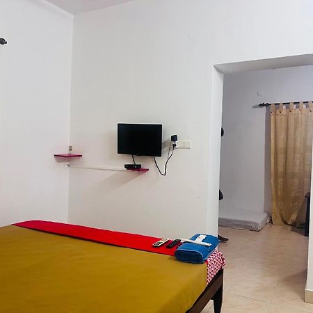 Hotel Sunday - Townhouse Club Airport Trivandrum 特里凡得琅 外观 照片