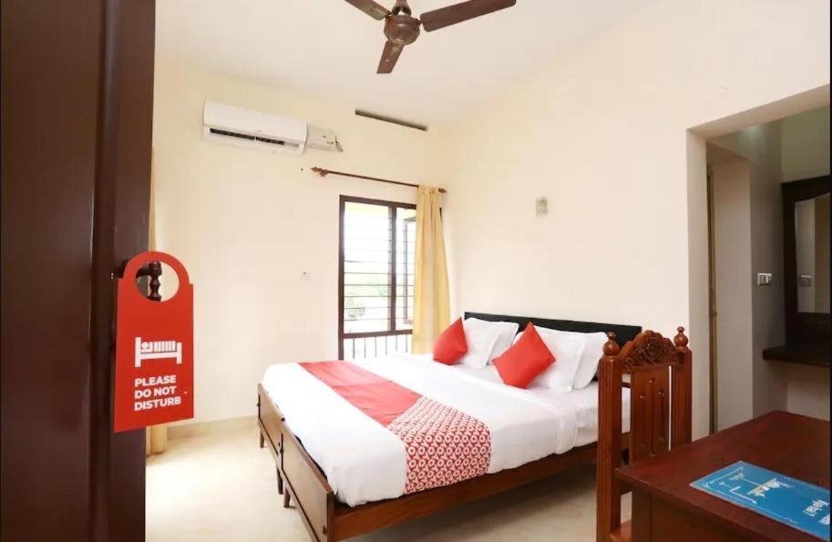 Hotel Sunday - Townhouse Club Airport Trivandrum 特里凡得琅 外观 照片