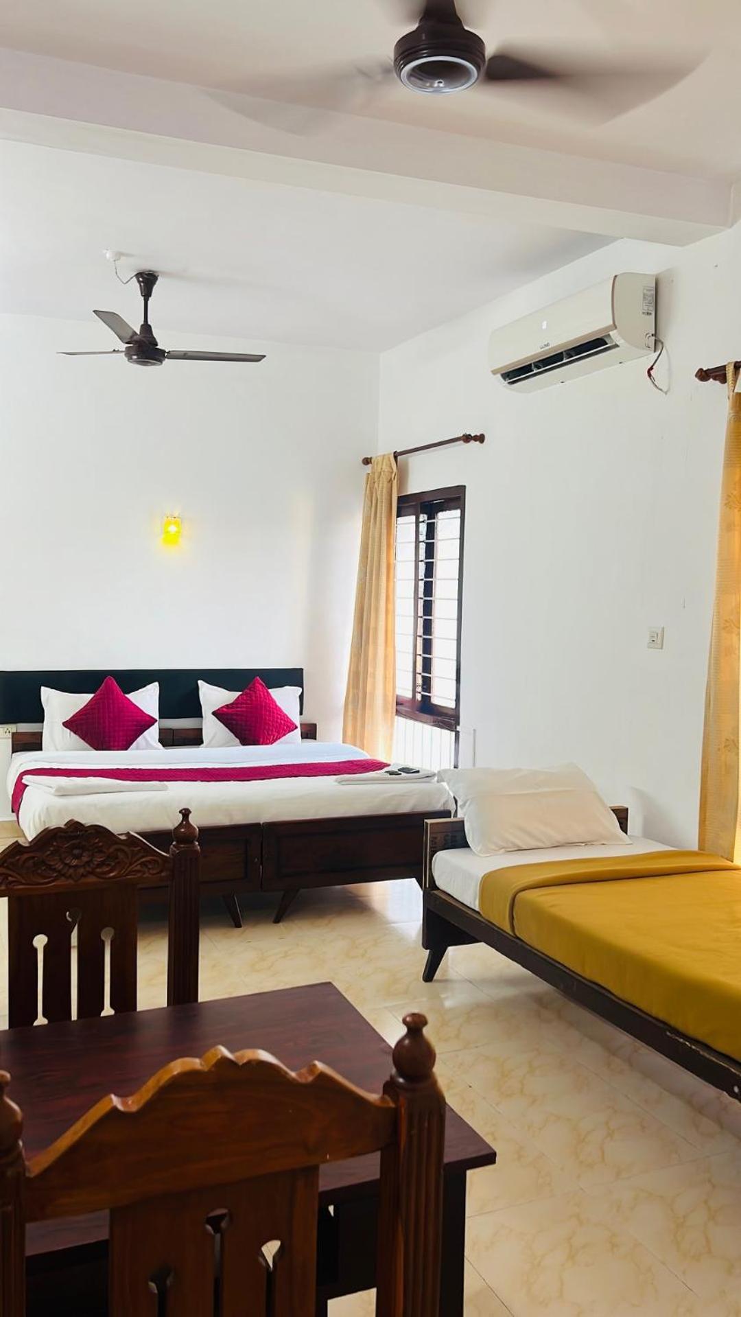 Hotel Sunday - Townhouse Club Airport Trivandrum 特里凡得琅 外观 照片