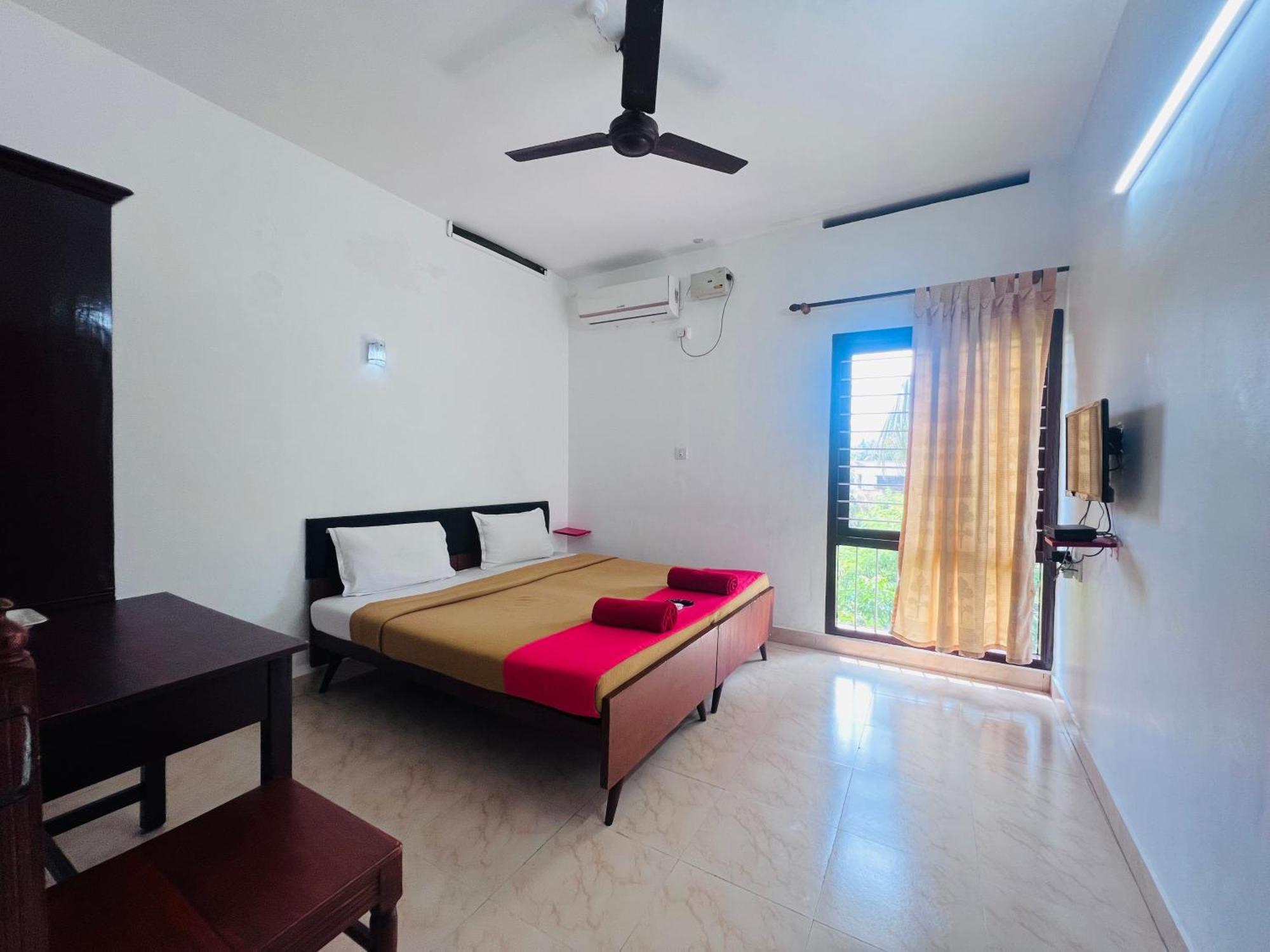 Hotel Sunday - Townhouse Club Airport Trivandrum 特里凡得琅 外观 照片