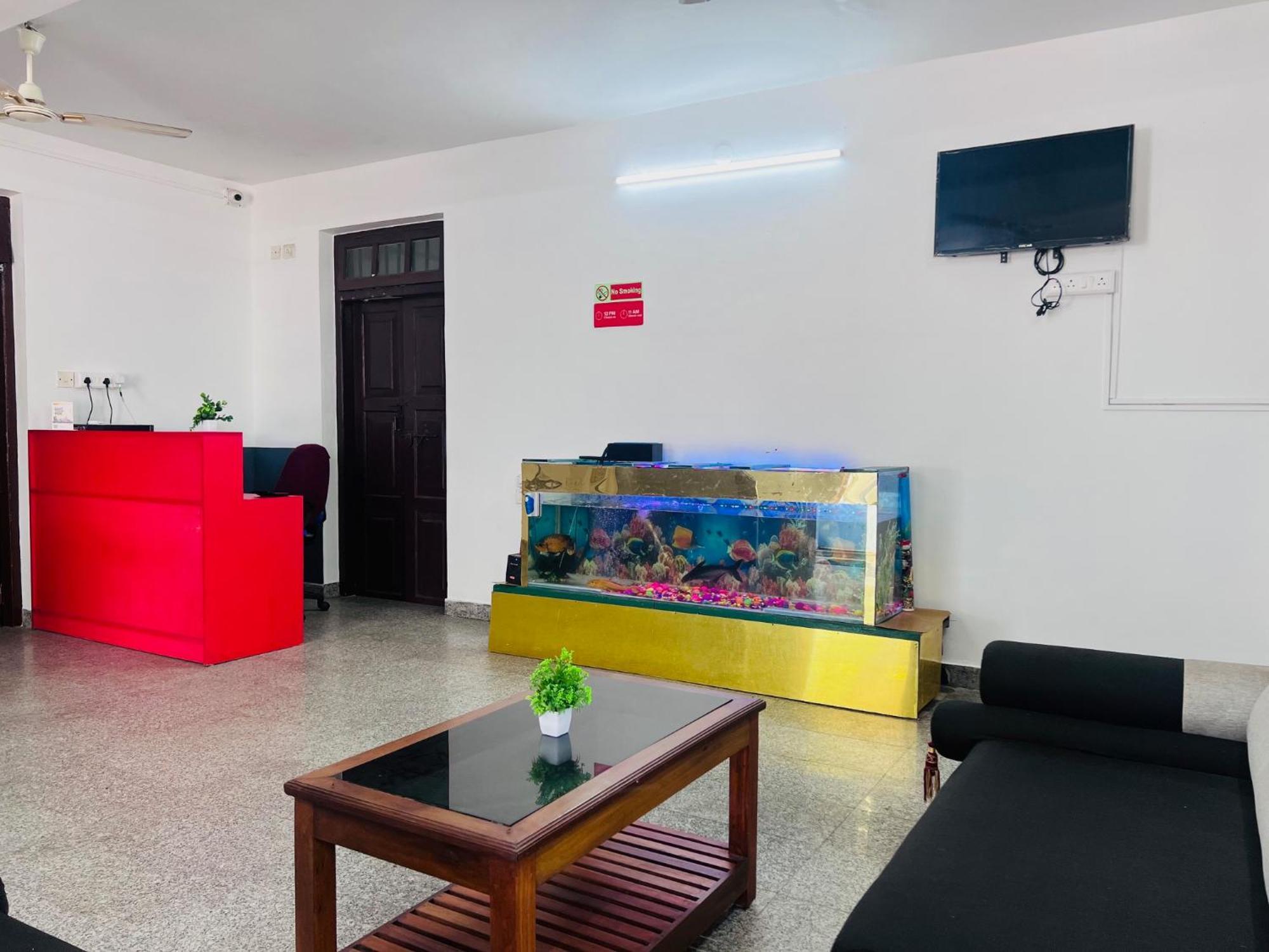 Hotel Sunday - Townhouse Club Airport Trivandrum 特里凡得琅 外观 照片