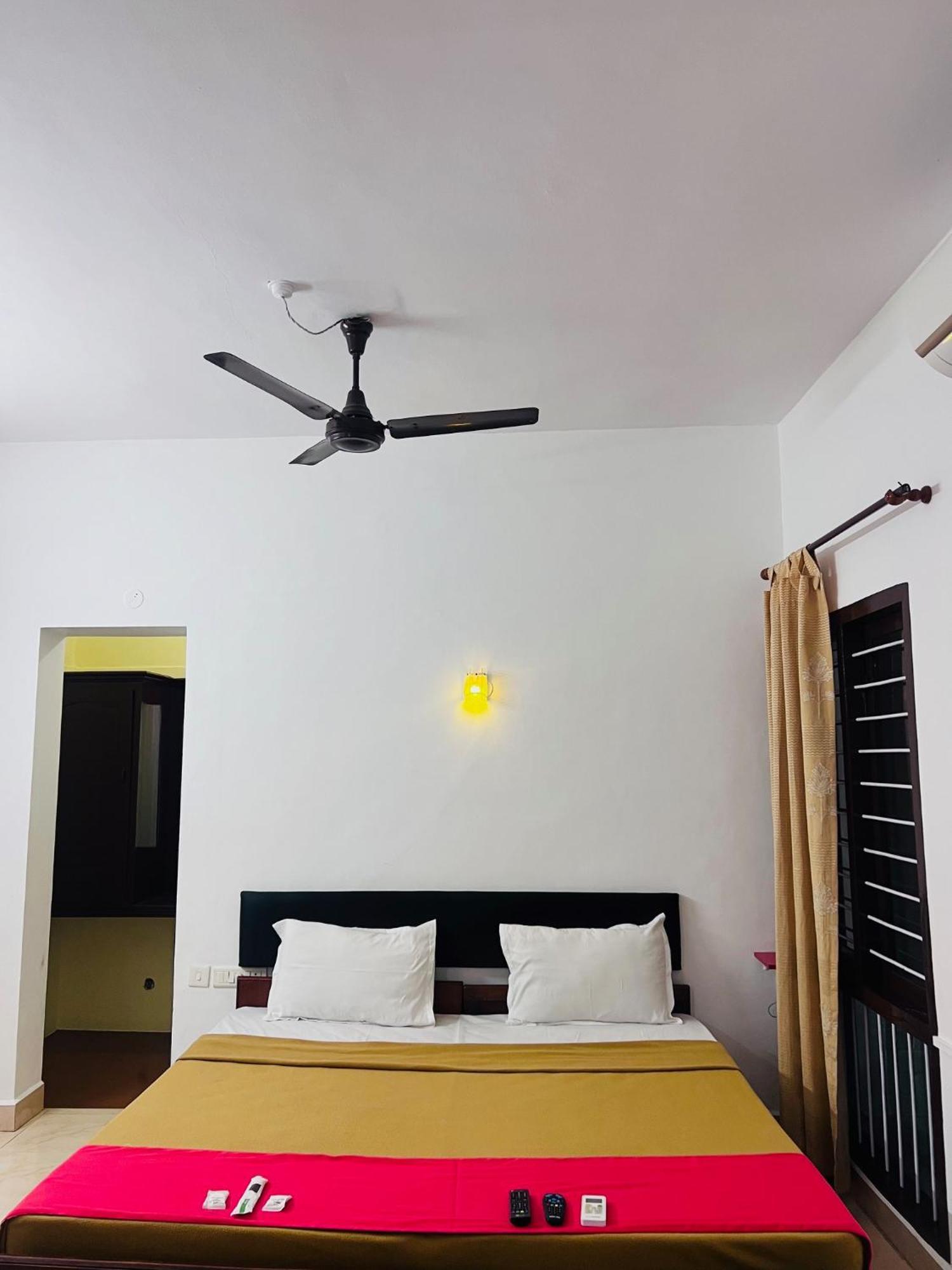 Hotel Sunday - Townhouse Club Airport Trivandrum 特里凡得琅 外观 照片