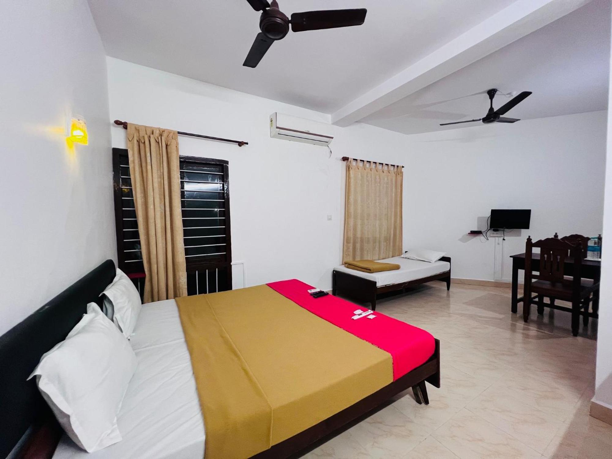 Hotel Sunday - Townhouse Club Airport Trivandrum 特里凡得琅 外观 照片